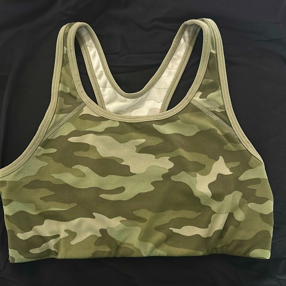 Pink Victoria secret ultimate sports bra size medium camo